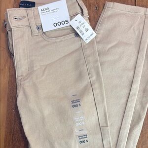 Aero High Rise Jegging Seriously Stretchy